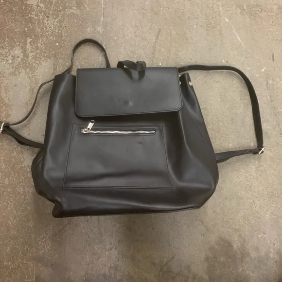 Simons Black Leather Backpack - Picture 1 of 6